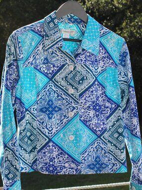 NWOT COLDWATER CREEK  100% COTTON 4 BUTTON DOWN FRONT WITH 2 POCKETS